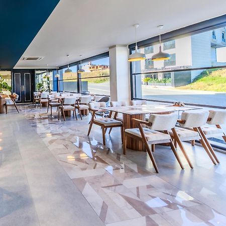 Heaven Premium Hotel Restaurant & Airport Shuttle Arnavutkoy Exteriör bild