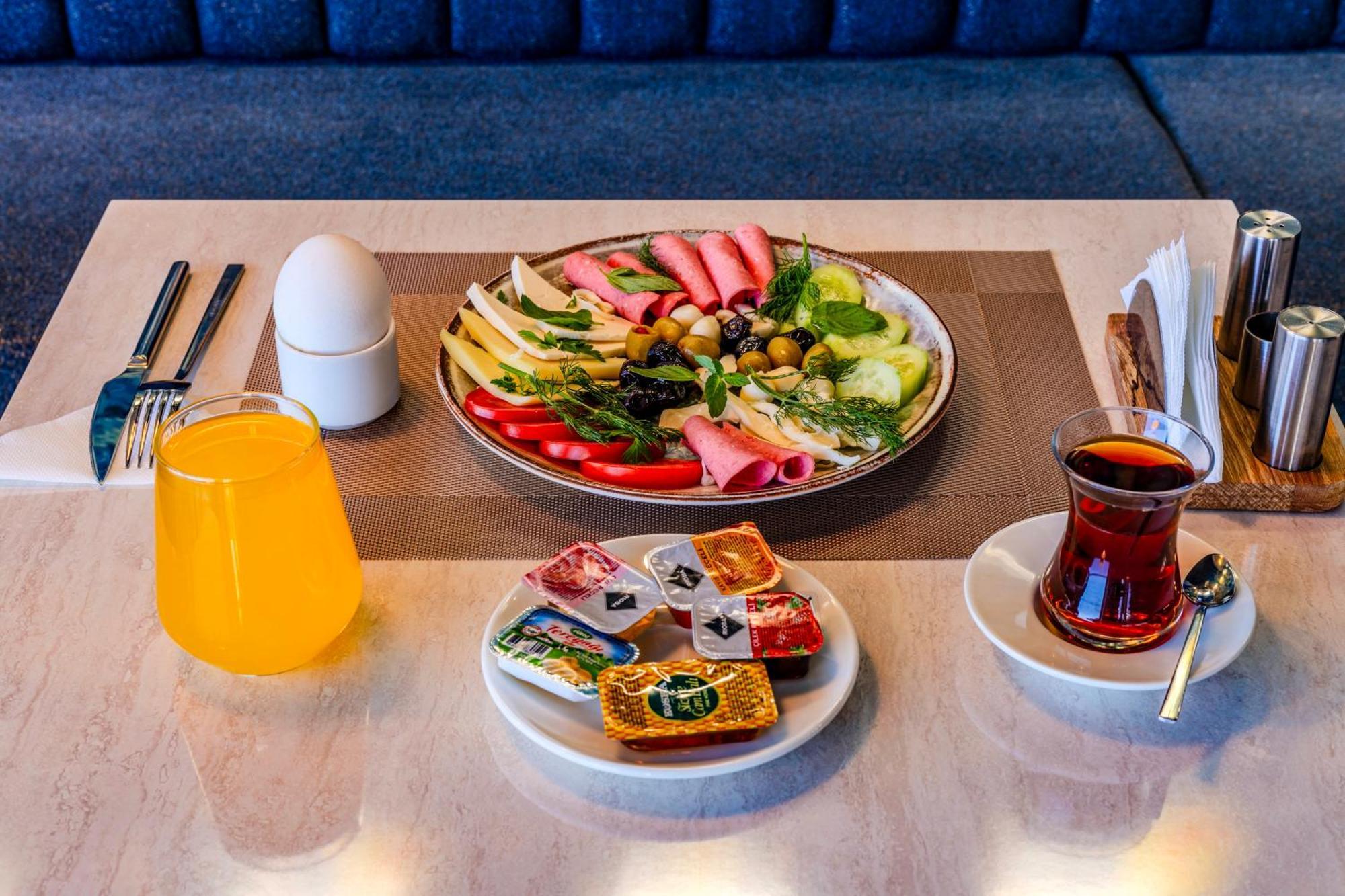 Heaven Premium Hotel Restaurant & Airport Shuttle Arnavutkoy Exteriör bild