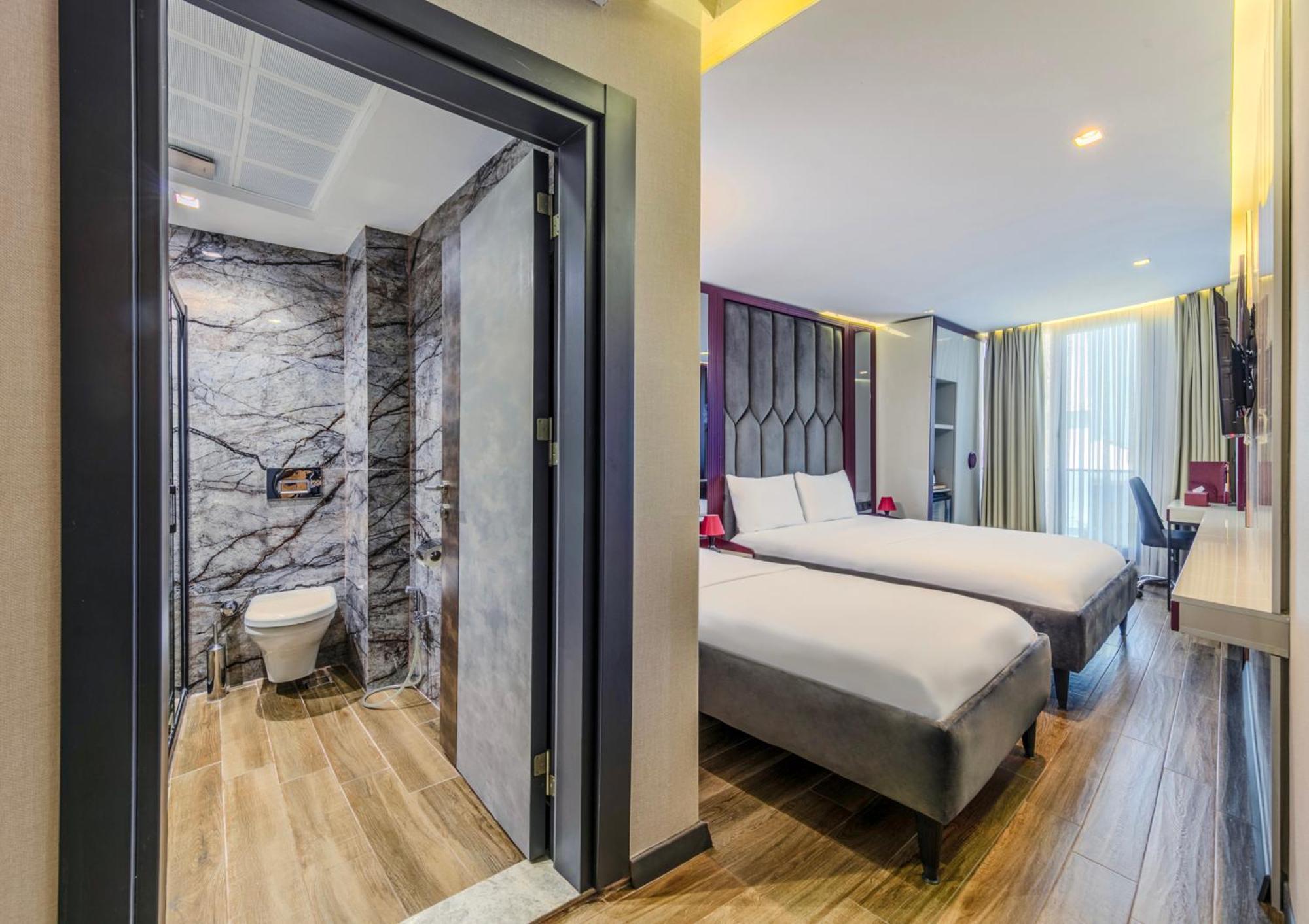 Heaven Premium Hotel Restaurant & Airport Shuttle Arnavutkoy Exteriör bild